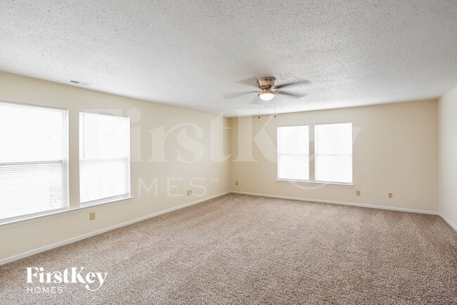 Photo - 1079 King Maple Dr