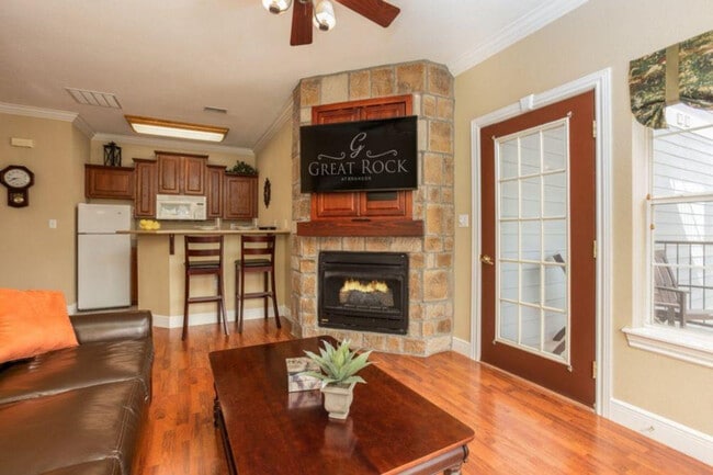 Building Photo - 175 Golf View Dr Unit ID1267954P Rental