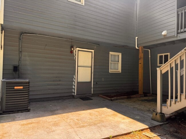 Building Photo - 1750 Kristi Dr Unit 4 Rental