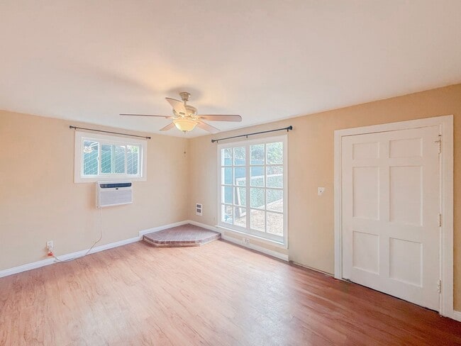 Photo - 574-576 MCINTOSH STREET Unit MCI574