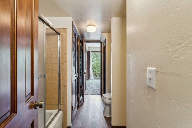 Photo - 1301 Calgary Dr
