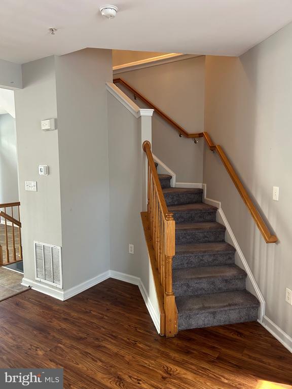 Photo - 9602 Woodview Dr