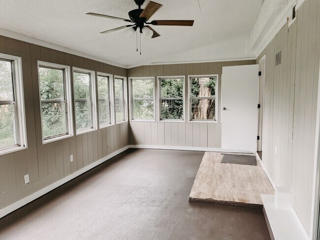 Photo - 3 Bdrm 1 Bath in Millington