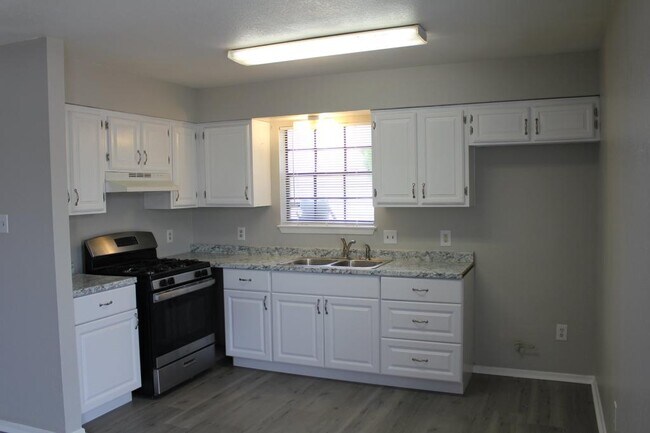 425 W Spruce Ave