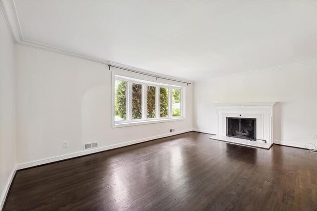 Photo - 1824 Allison St NW