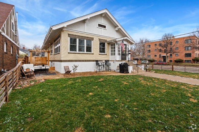 Building Photo - 701 Mathews St Rental