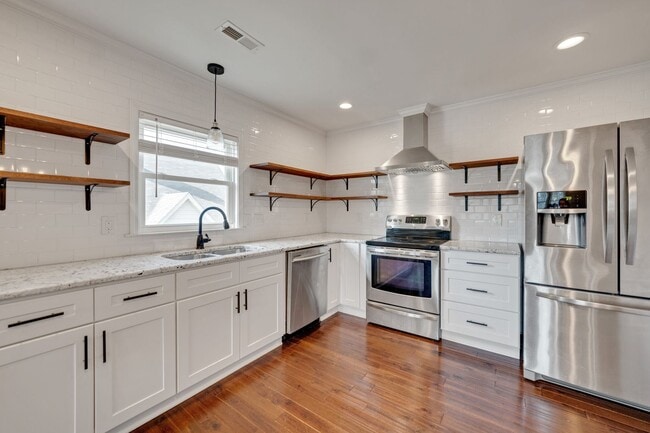 Photo - Beautiful bungalow in fabulous Durham location!