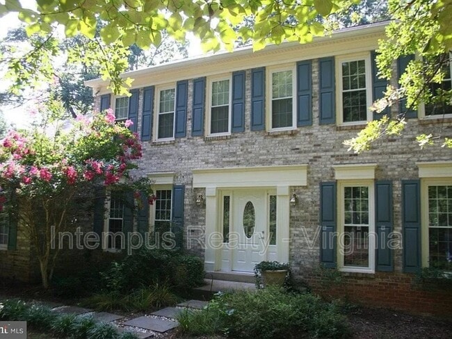 Building Photo - 7140 Chesterfield Dr