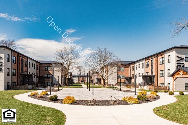 Building Photo - 1823 Griswold Dr Unit J22