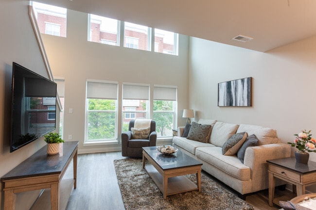 2BR, 2BA