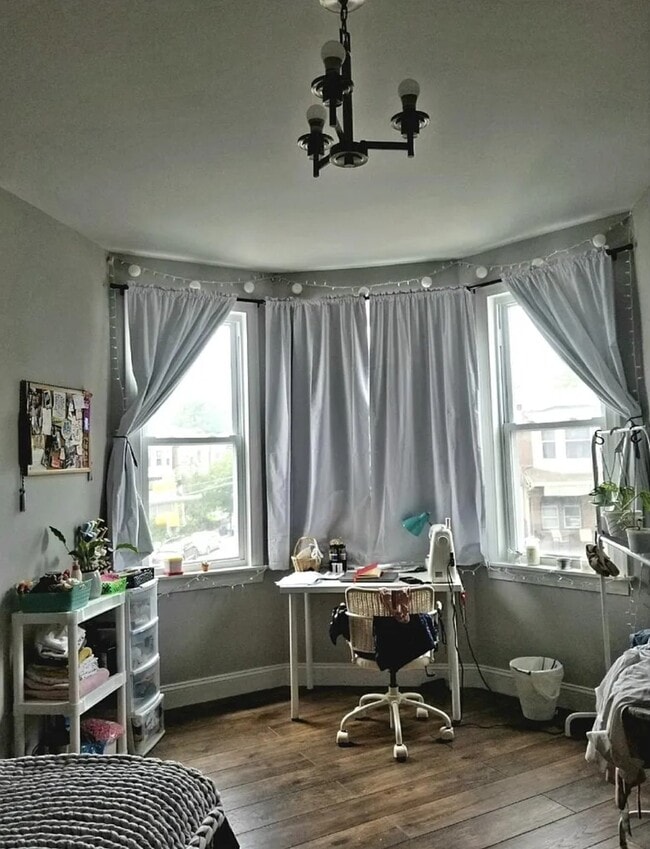 Photo - 5147 Catharine St Unidad 2
