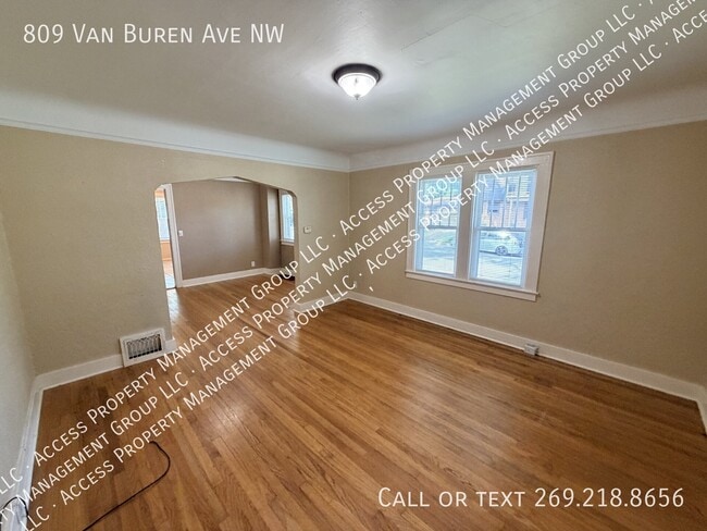 Photo - 809 Van Buren Ave NW