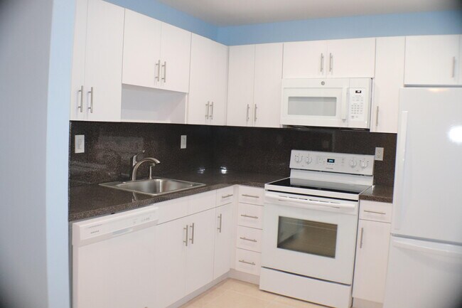 Photo - 464 Burgundy N Unit 464