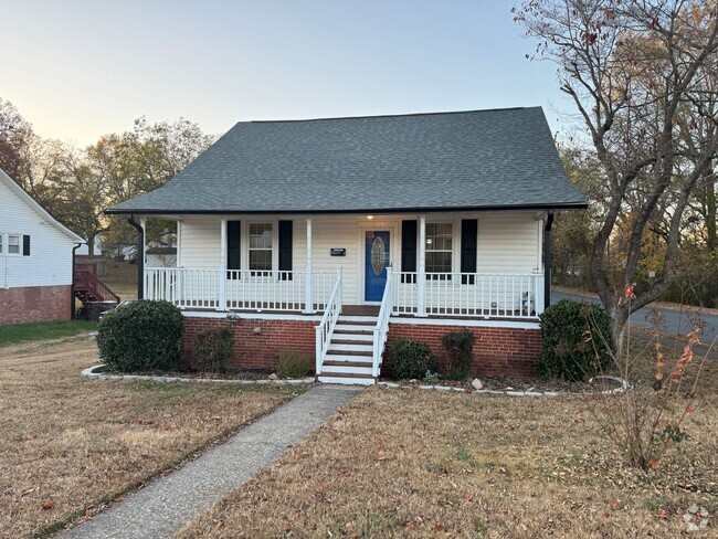 Building Photo - Fully remodeled, 2 bed 1 bath house, Walk ...