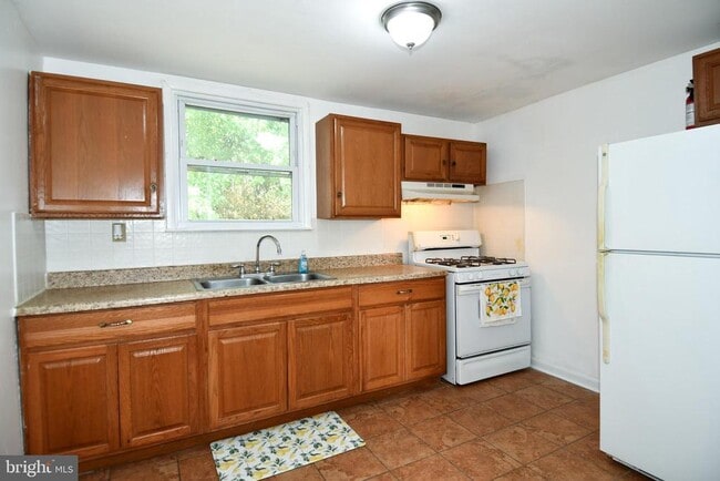 Photo - 14105 Robinson Ct