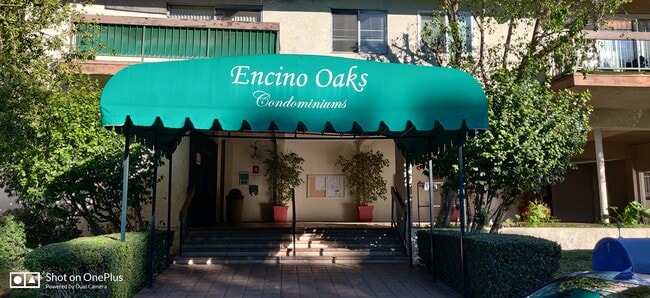 Photo - 5460 White Oak Ave Unidad White oak