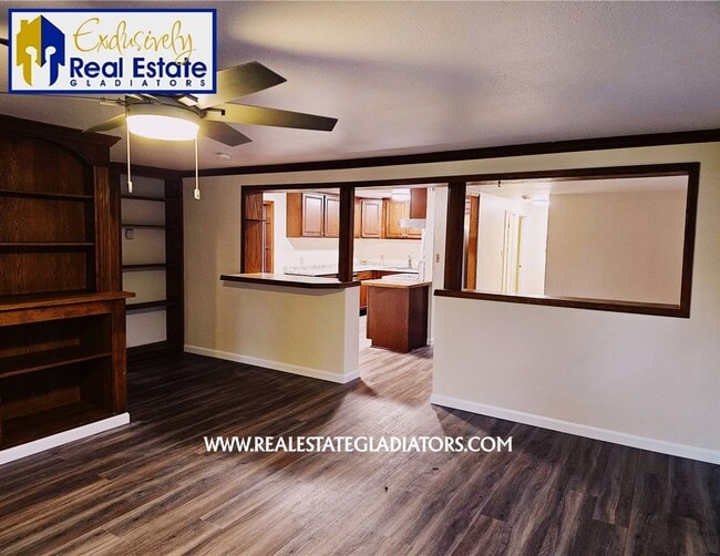 Photo - Pet Friendly Fresh 3 bed 2 bath with fully fenced yard
