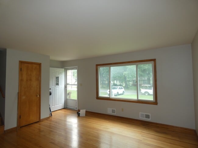 Photo - 1402 NE 67th St