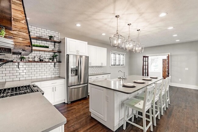 Photo - 304 N 43rd St