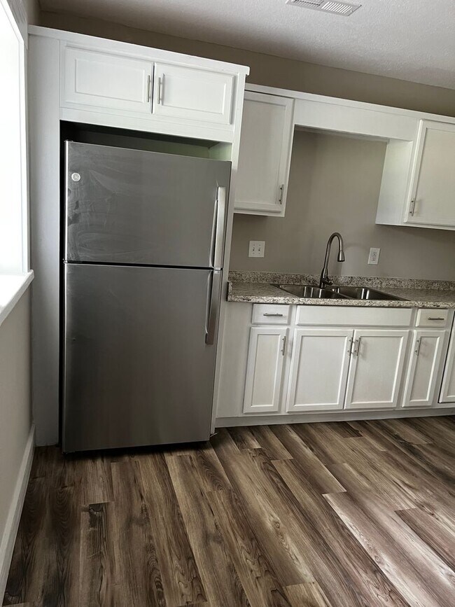 Photo - North Locust St Complex Unidad 2