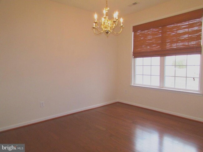 Photo - 206 W Bourne Way