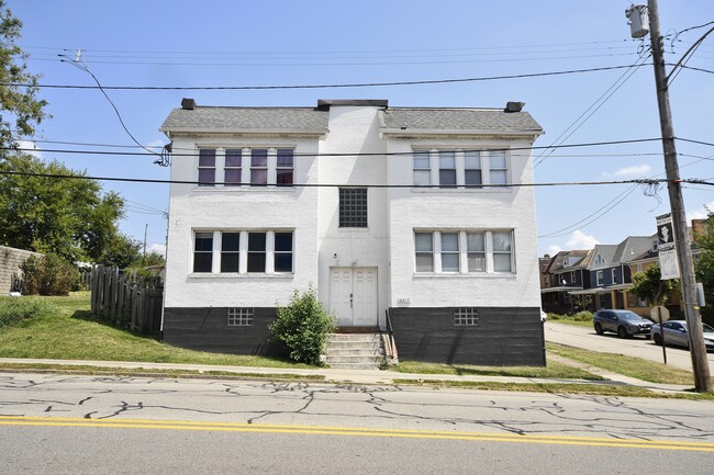 Exterior Building - 2017 West St Unit 4 Rental