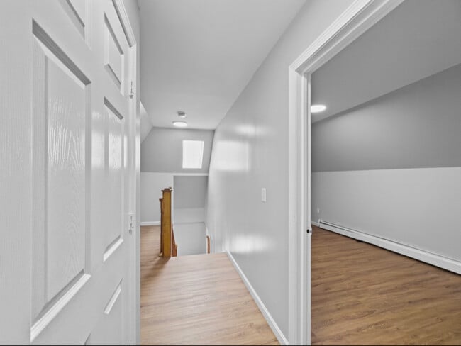 Photo - 931-933-933 Essex St Unit 931-2