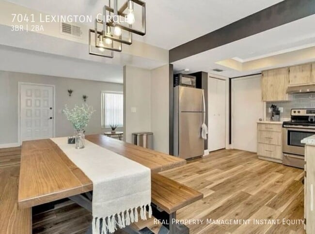 Photo - 7041 Lexington Cir