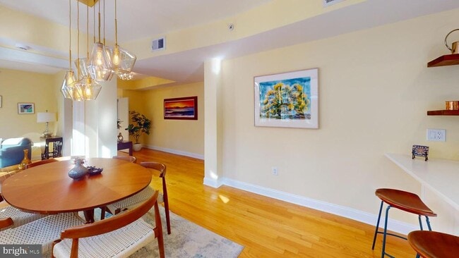 Photo - 1858 California St NW Unidad 40