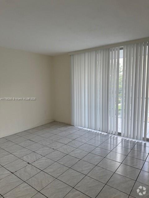 Building Photo - 1515 NE 125th Terrace Unit 406 Rental
