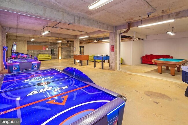 Photo - 4600 Duke St Unit 617