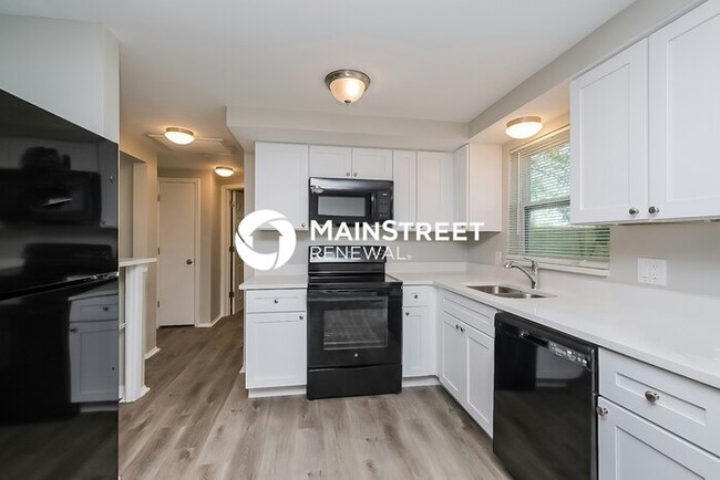 3 Bedroom Pet-Friendly Home in holiday, FL with Main Street Renewal
