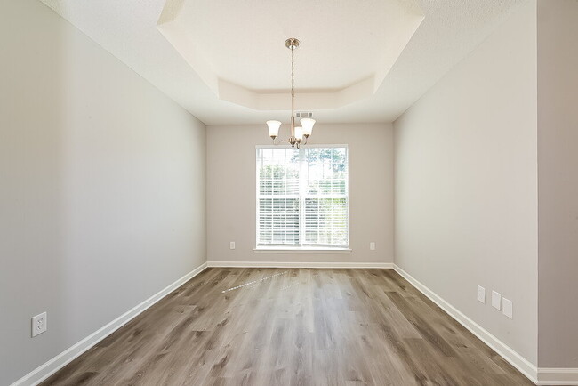 Photo - 5567 Katherine Village Dr