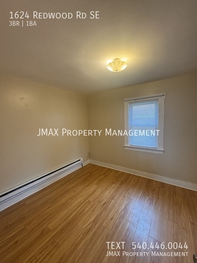 Photo - 1624 Redwood Rd SE
