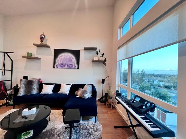 Building Photo - 400 El Camino Real