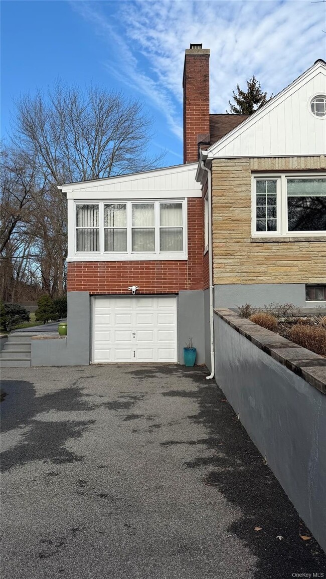 Building Photo - 2 Wyman St Unit 1