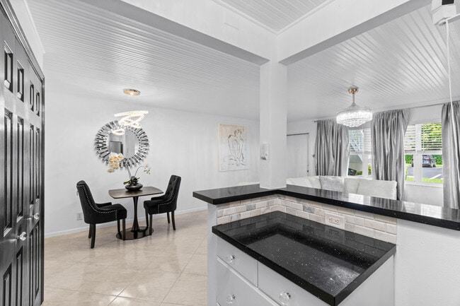 Photo - 340 Horizon W Unit 102