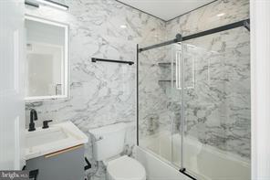 Photo - 2000 N Front St