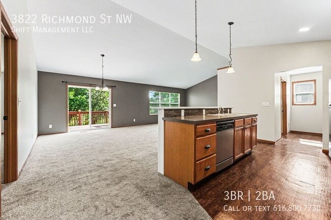 Photo - 3822 Richmond St NW