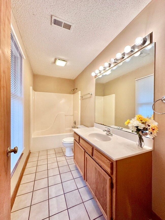 Building Photo - 109 Mountain View Dr