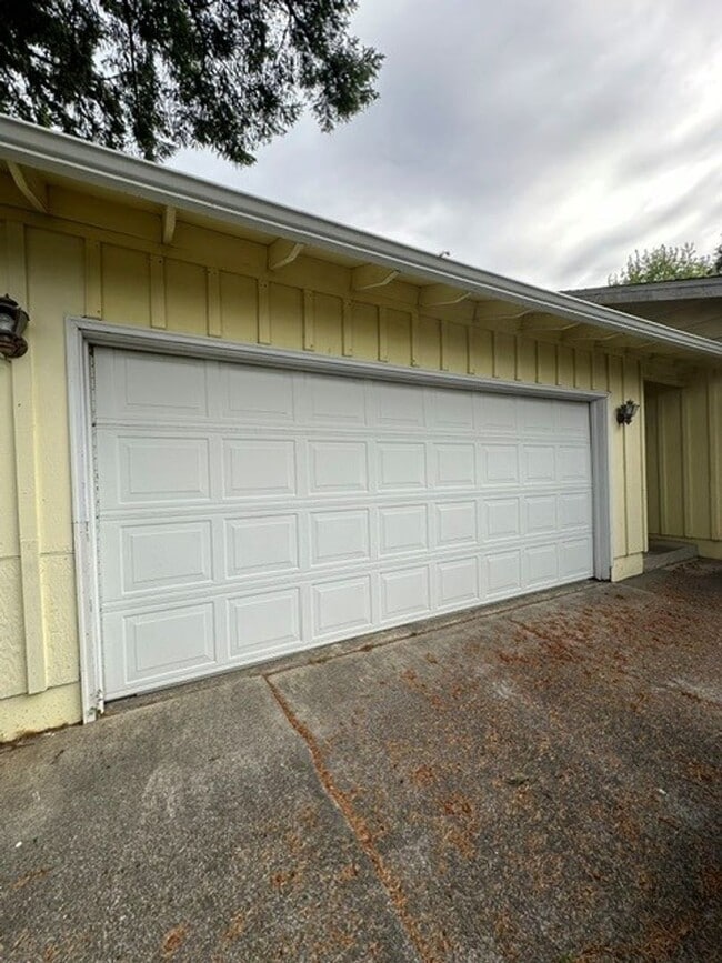 Photo - 805 Cameo Ct
