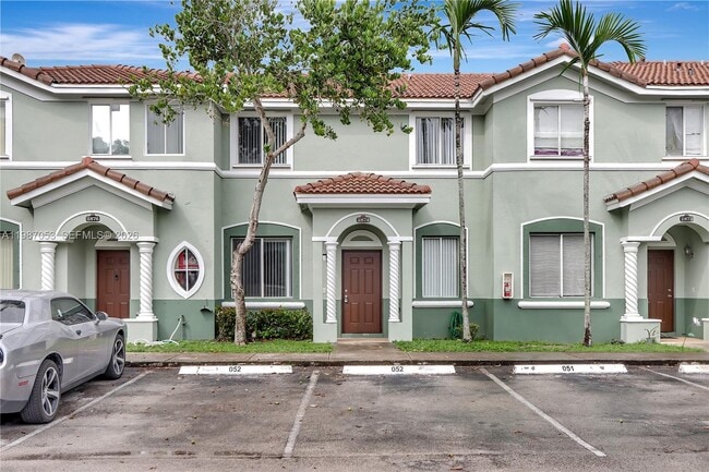 Building Photo - 2874 SE 15th Rd Unit 52