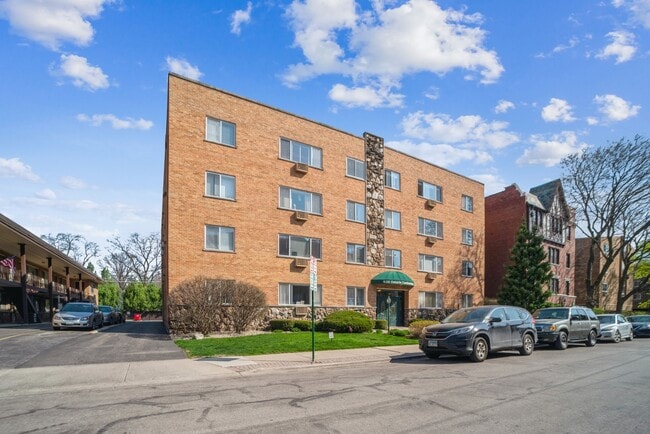 Building Photo - 930 Ontario St Unit 4F