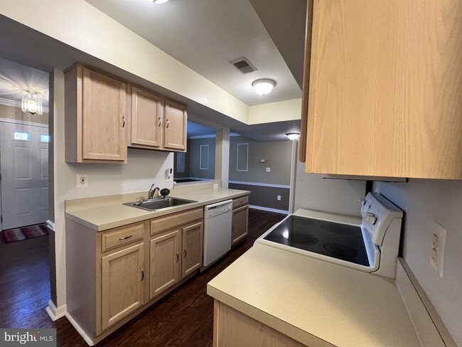 114 N Altamont Ave