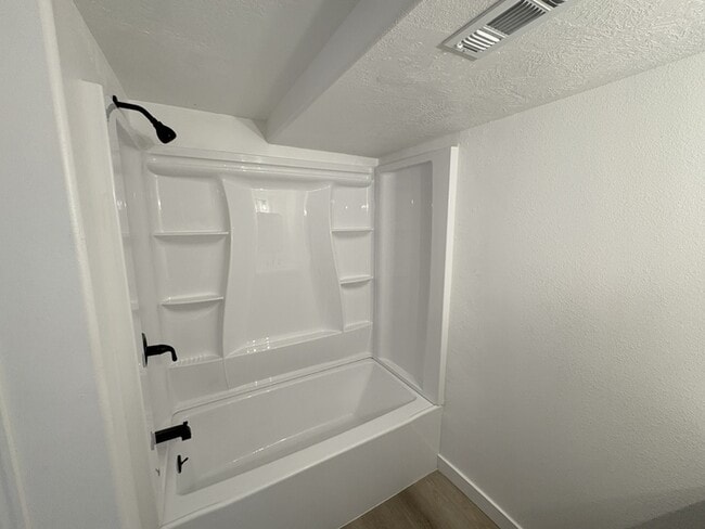 Photo - 7898 Tinamous Rd