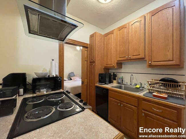 Photo - 66 Pinckney St