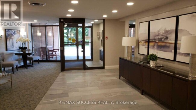 Photo - 1230 Marlborough Ct Unité 408