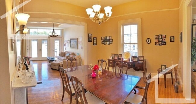 Building Photo - Charming 4 bedroom-No Broker Fee
