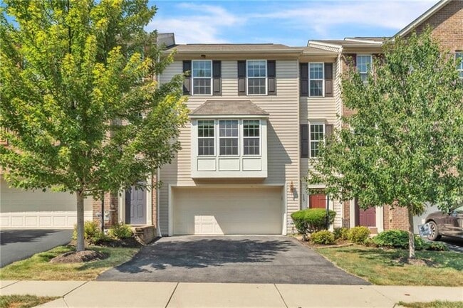 Building Photo - 305 Broadstone Dr