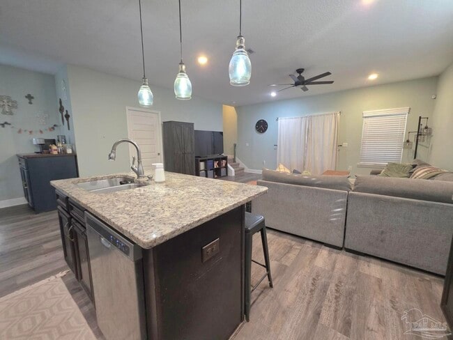 Photo - 826 Smiley Cir